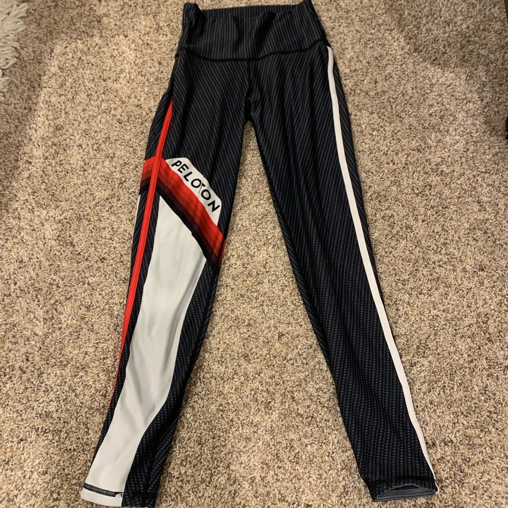 Peloton leggings WITH small